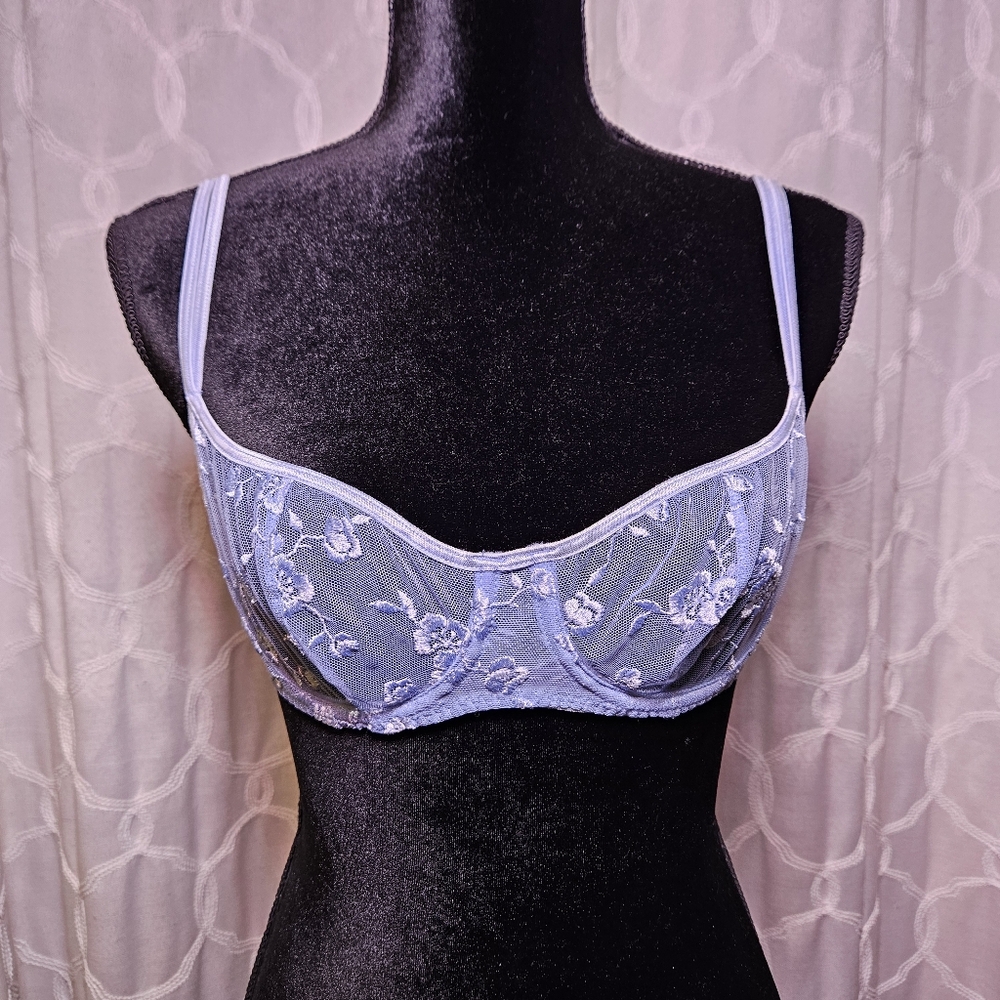 Vintage Victoria's Secret Matching Bra 34B & Pantie Set Soft Blue Lace Gorgeous